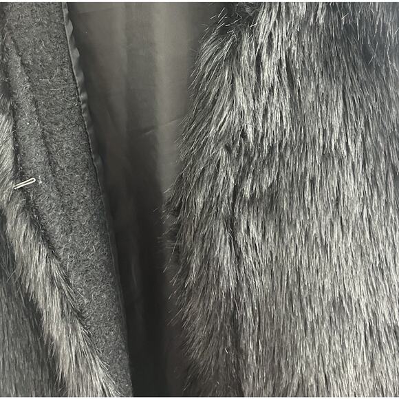 Weatherproof Faux Fur Vest XL Black Front Hook Sweater Mob Wife Sweater Exotic - Picture 13 of 13